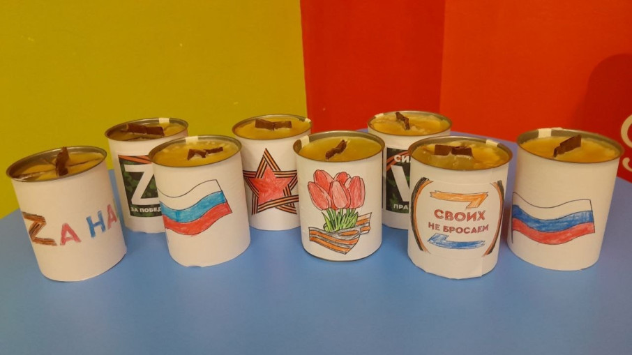 На фронт солдатам пишут малыши. На фронт солдатам пишут малыши.
